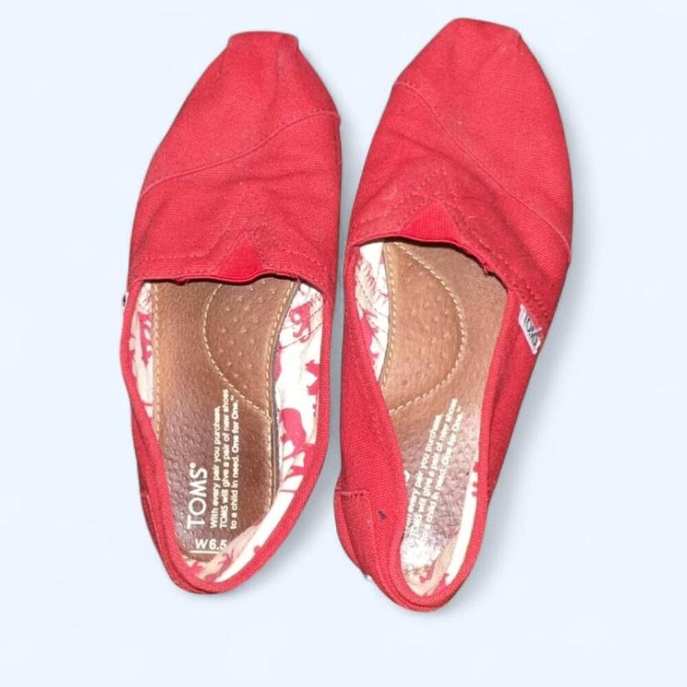 Red toms canvas shoes size